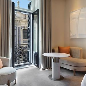 Deluxe King Room City View Balcony